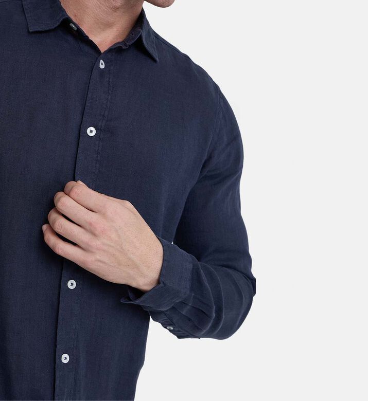 قميص كتان كلاسيكي بياقة بصف أزرار