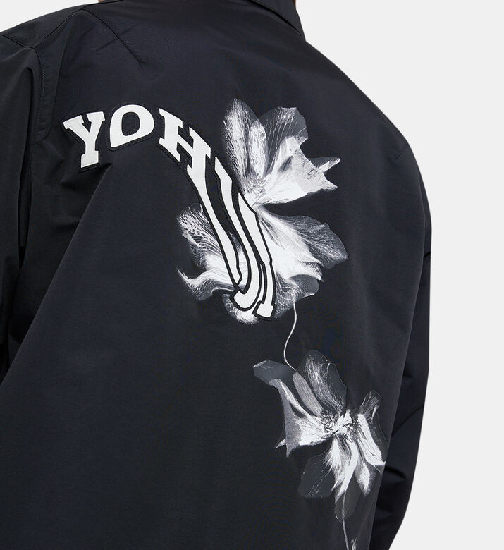 جاكيت كوتش بطبعة جرافيك