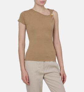 تيشيرت غير متماثل بتفاصيل أزرار ذهبية