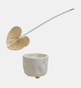 The table Edit Tiva Ceramic Wave Design Vase, Packshot View