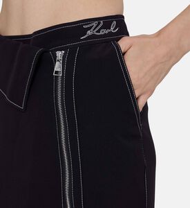 تنورة غير متماثلة متوسطة الطول بزر إغلاق