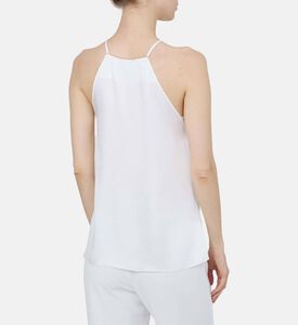 بلوزة ساتان مقلوب مزينة بسلسلة معدنية