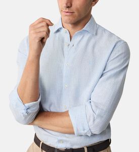 قميص بصف أزرار وجيب على الصدر