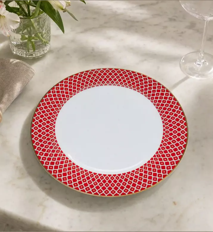 Imperial Red Lattice Circular Plate, Model View