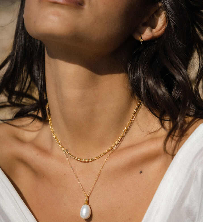 Ottoman Hands Large Pearl Pendant Necklace, Packshot View