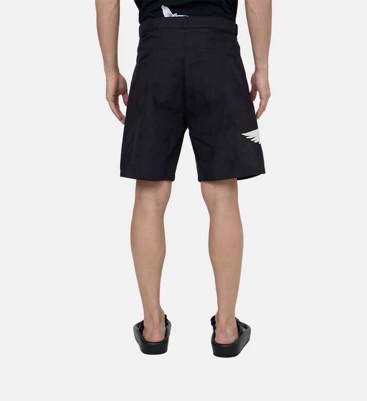 شورت قصير عريض الساقين بأجنحة غرافيكية بنفس اللون