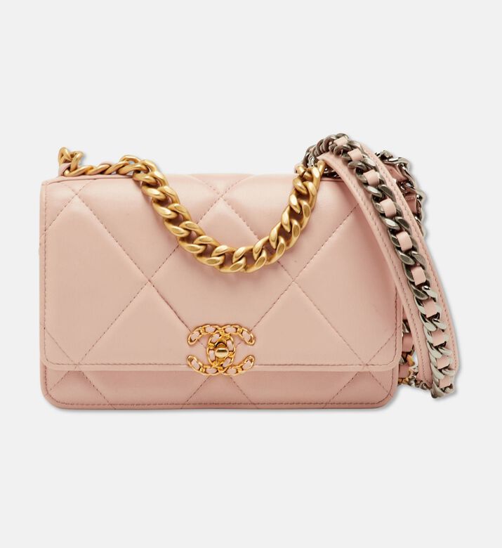 Chanel Wallet On, Packshot View