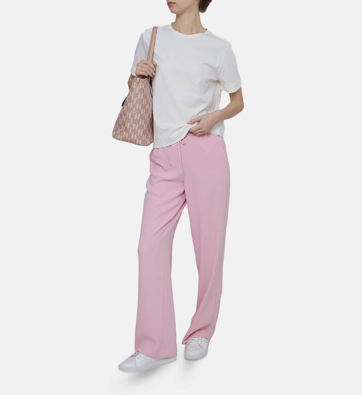 بنطال غير رسمي واسع الساقين