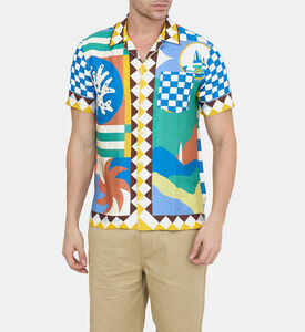 قميص قصير الأكمام بنقوش ملونة