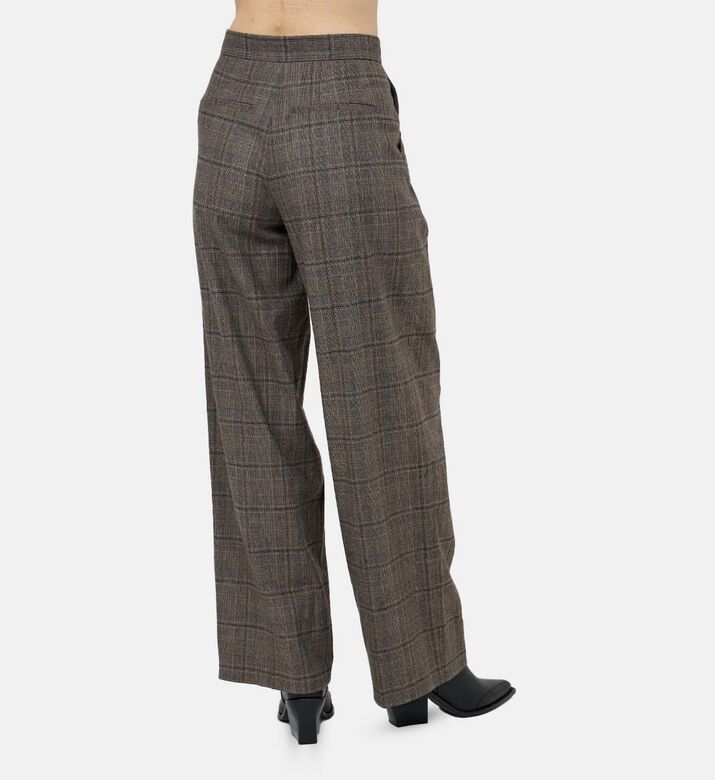 بنطال كادوين المستوحى من قصة الرجال